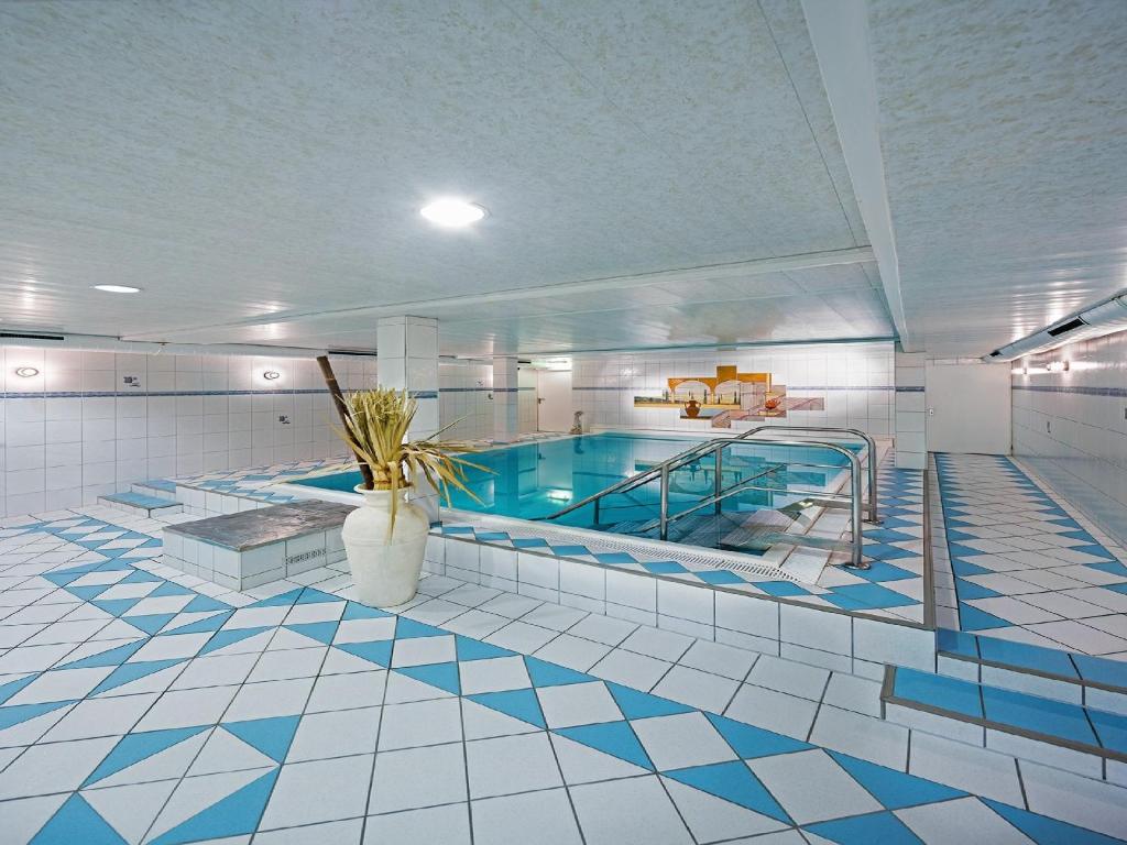 art hotel aachen pool
