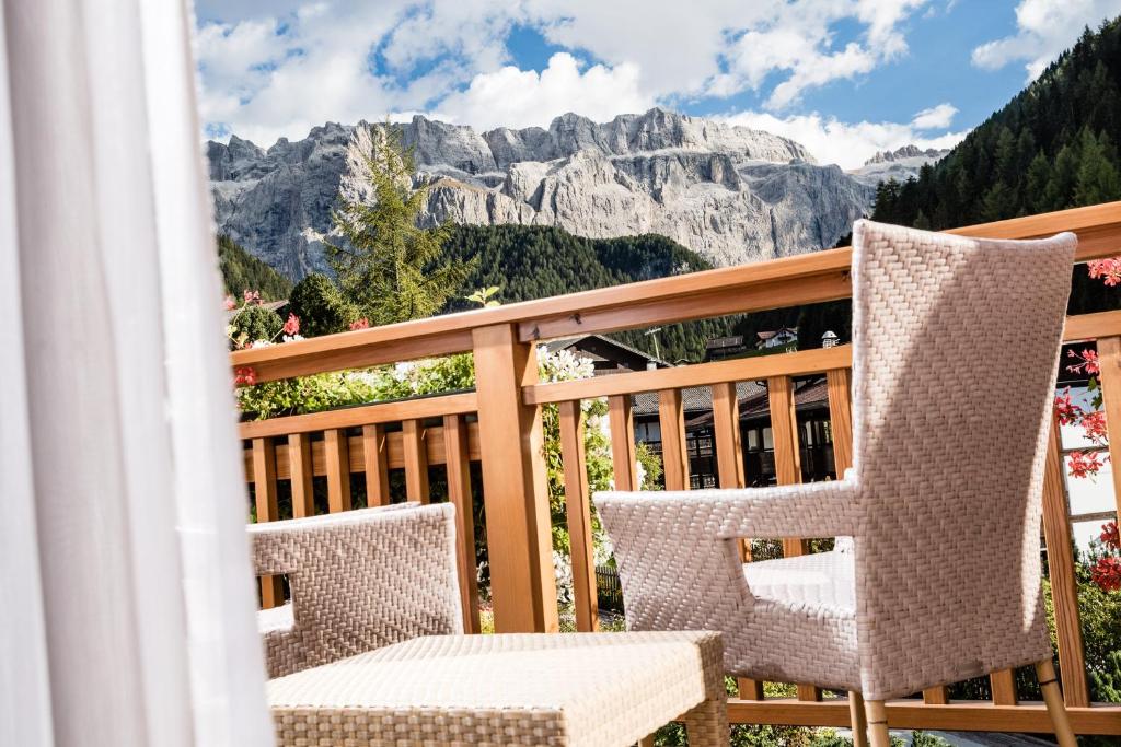 boutique hotel nives luxury & design in the dolomites selva di val gardena dolomiten view