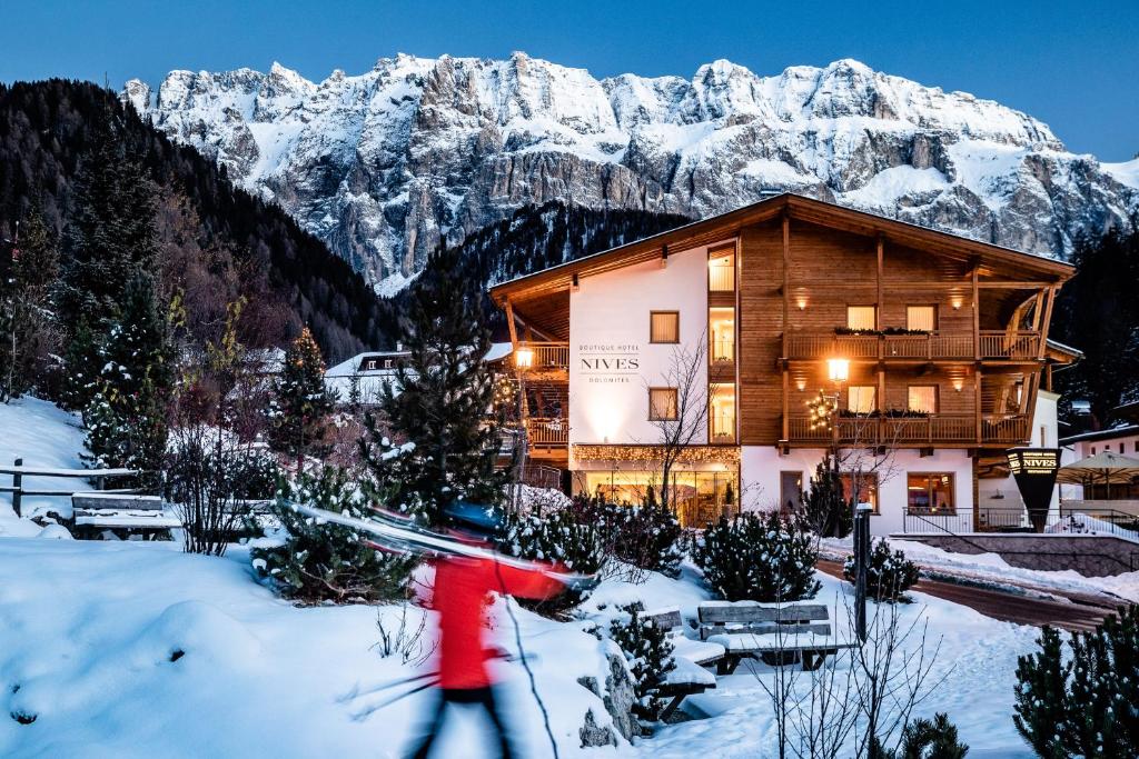 boutique hotel nives luxury & design in the dolomites selva di val gardena dolomiten building