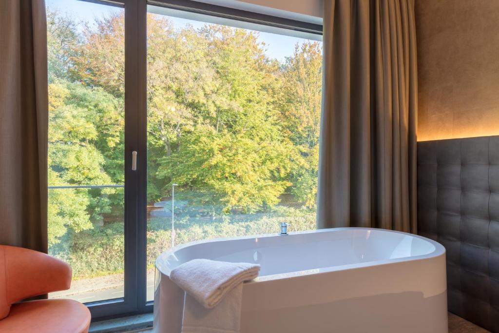 deck 8 design hotel soest soest sauerland bath