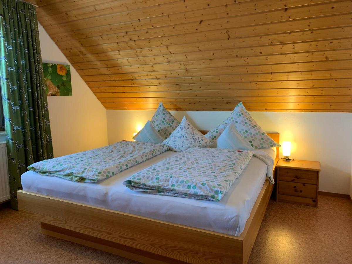 gastehaus hundelbach lenzkirch schwarzwald bed