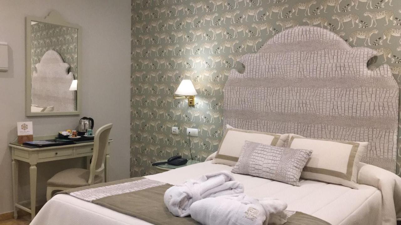 hotel adriano boutique sevilla room