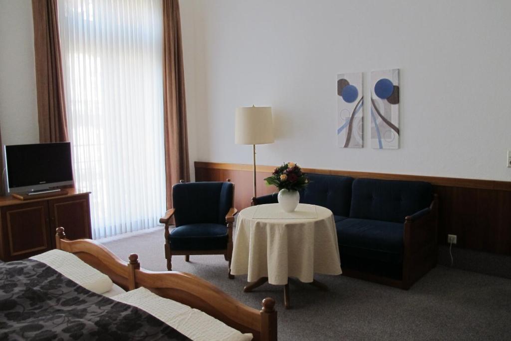 hotel anlage heidelberg sofa