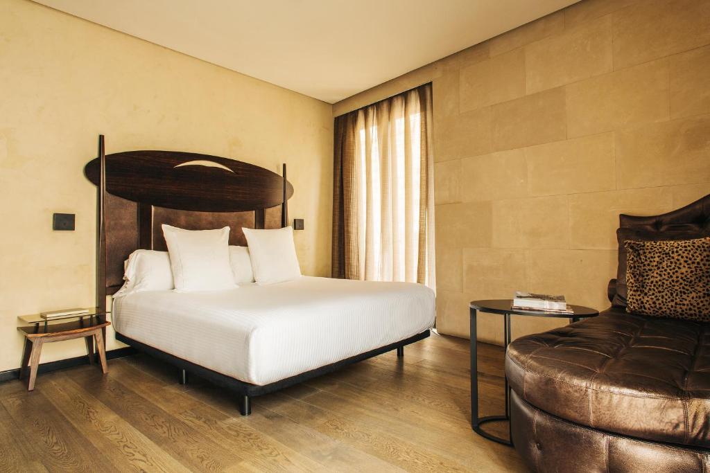 hotel bagués barcelona bed