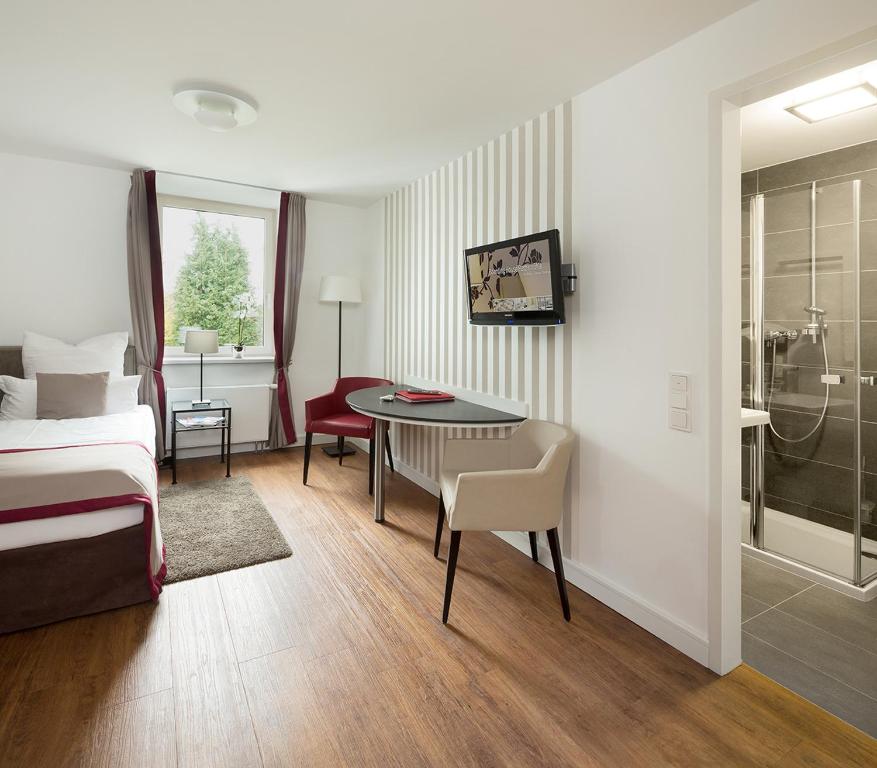 hotel boardinghouse rathsmühle aachen desk