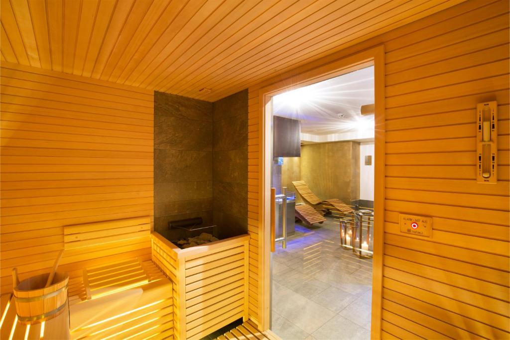 hotel chalet marcora campitello di fassa dolomiten sauna
