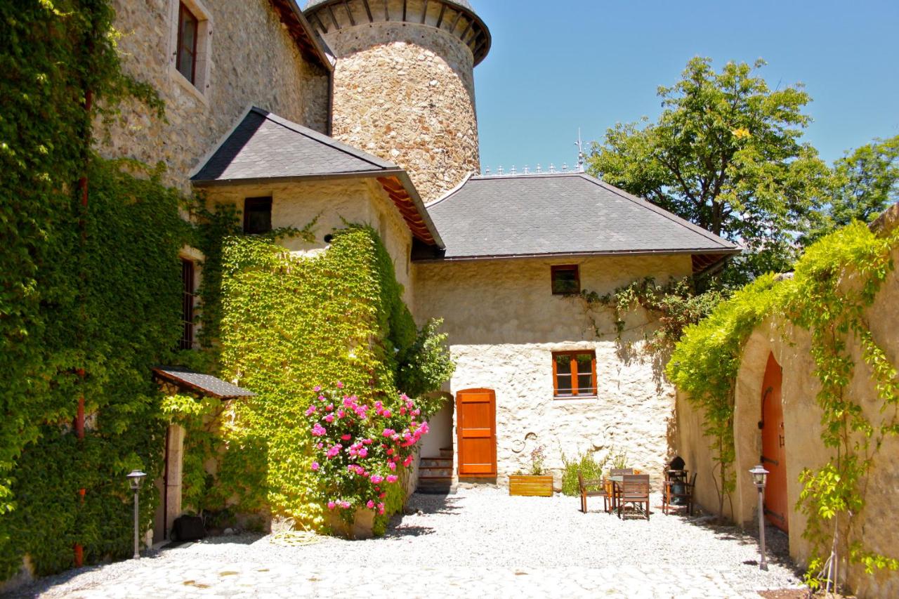 hotel chateau de picomtal crots provence patio