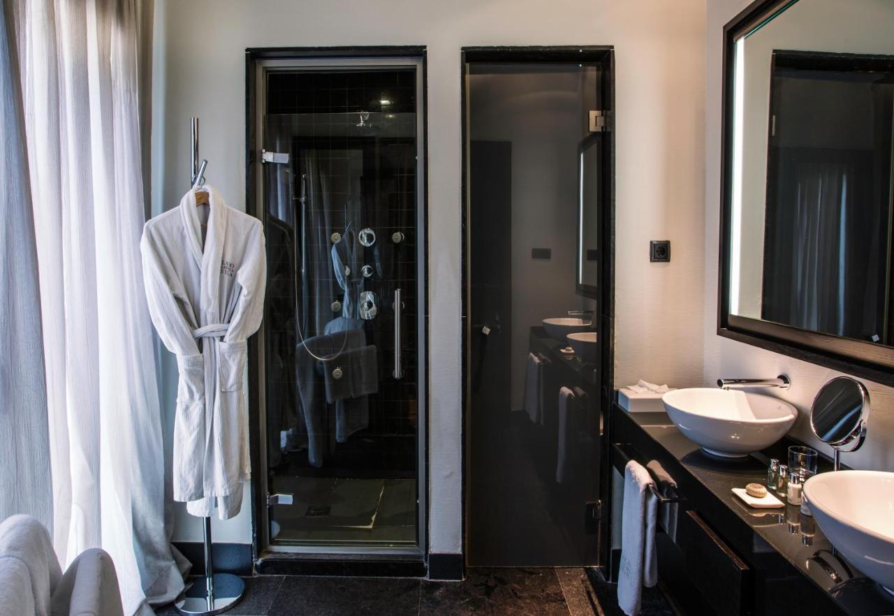 hotel coolrooms palacio villapanés sevilla bathroom