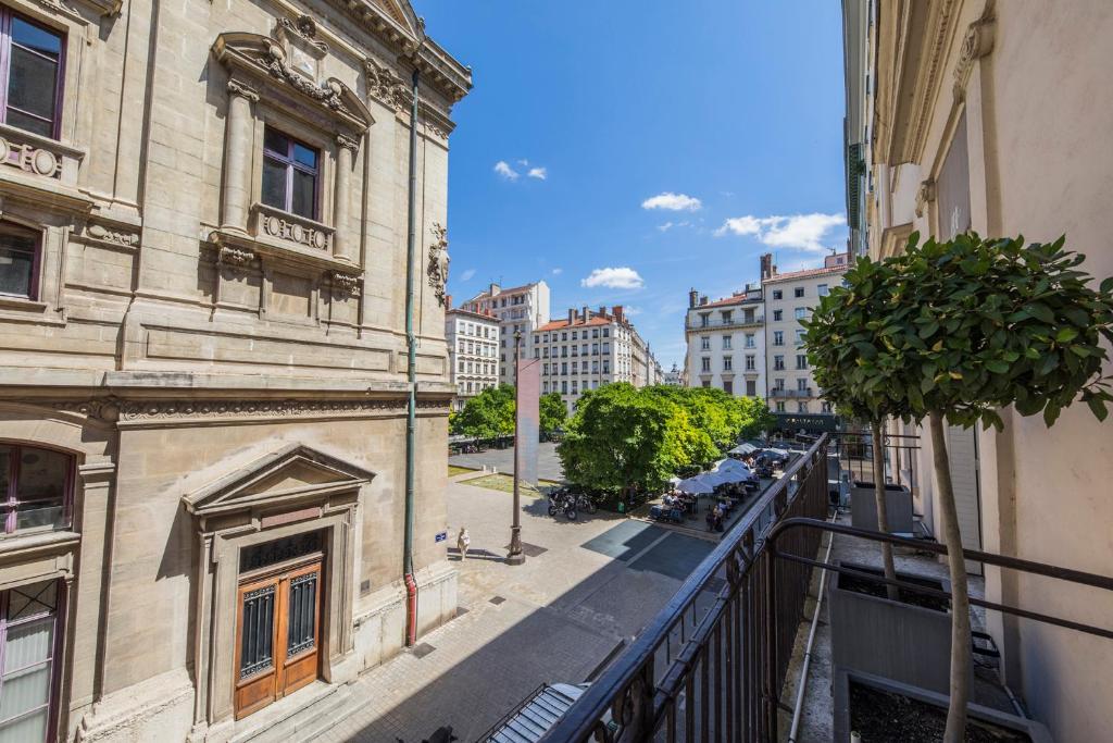 hotel des artistes lyon terrace