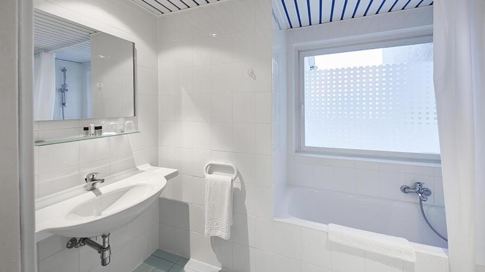 hotel francais stadt luxemburg bath