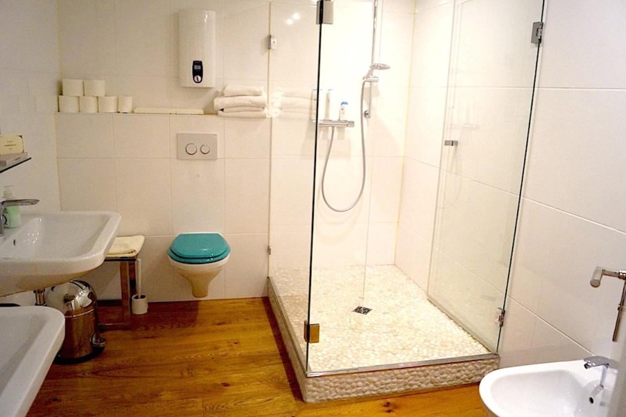 hotel freiheit cologne köln bathroom