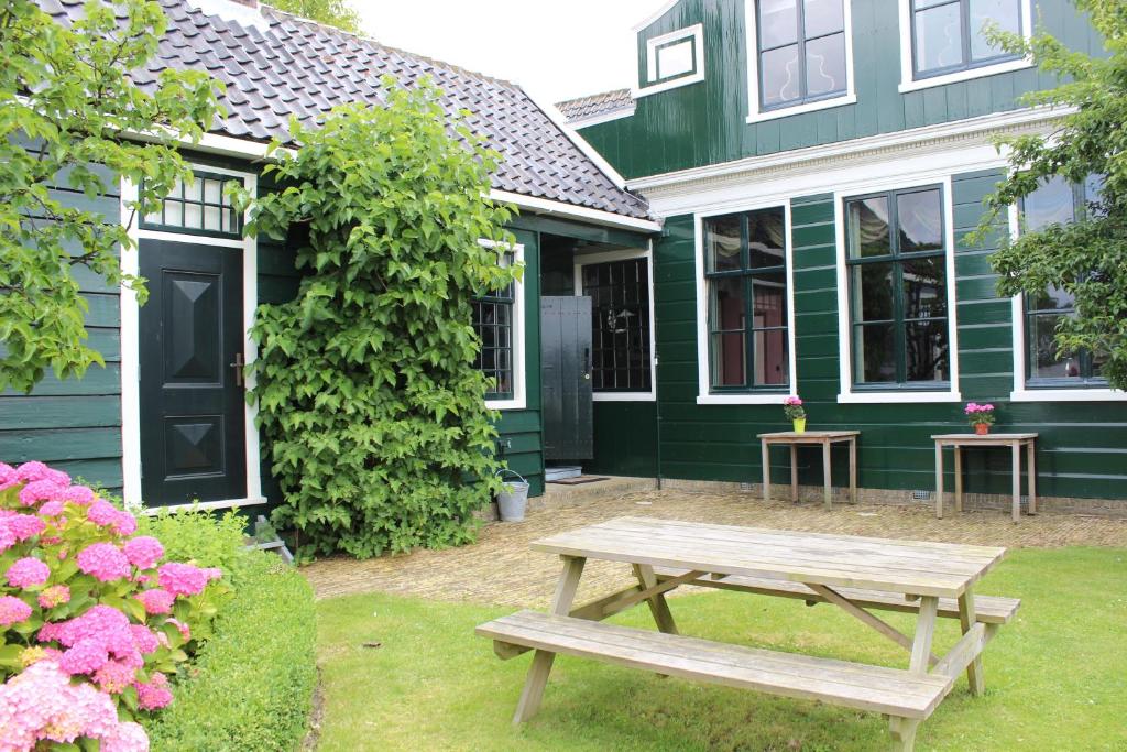 hotel heerlijck slaapen op de zaanse schans nord holland