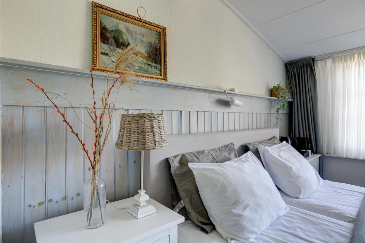 hotel herberg de loohoeve schoonloo drenthe headboard