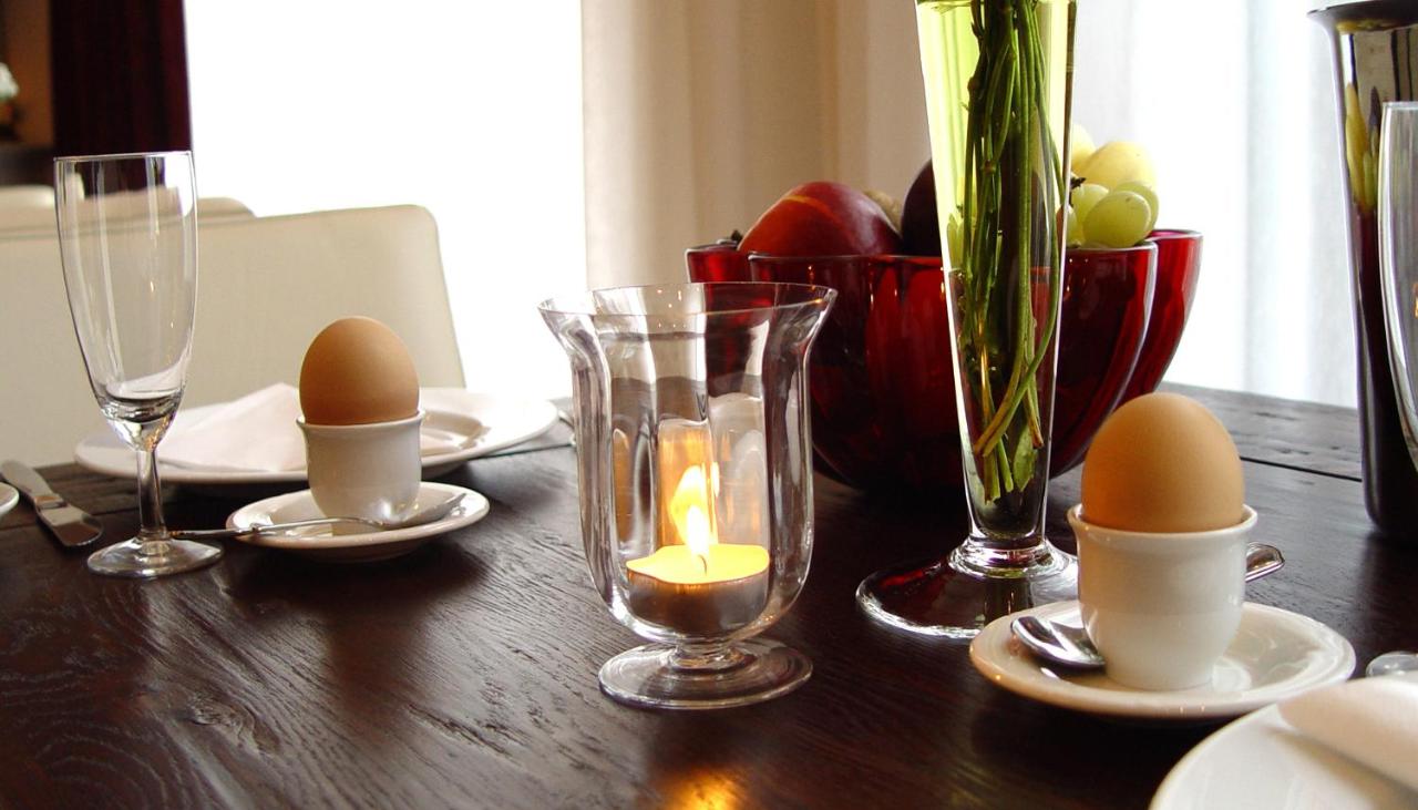 hotel huys van heusden asten brabant dining table