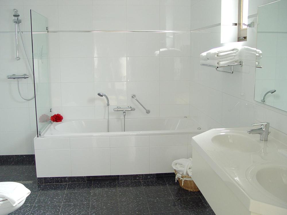 hotel huys van heusden asten niederlande shower