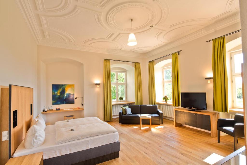 Hotel Kloster Holzen romantische straße
