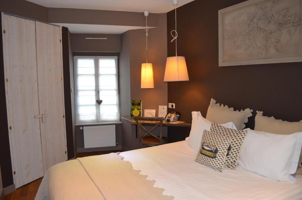 hotel la demeure guingamp bretagne bed 3