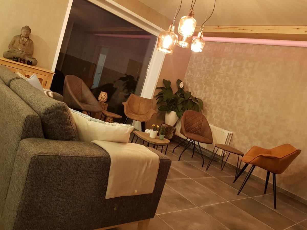 hotel lavan lowen living room