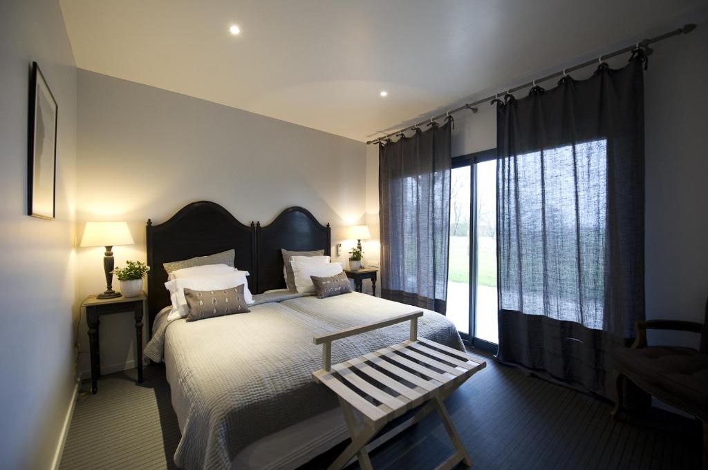 hotel le clos de la prairie gouy saint andré pas de calais bed