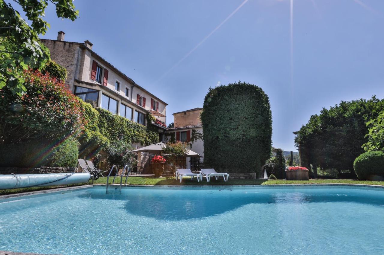 hotel le clos du buis bonnieux provence pool