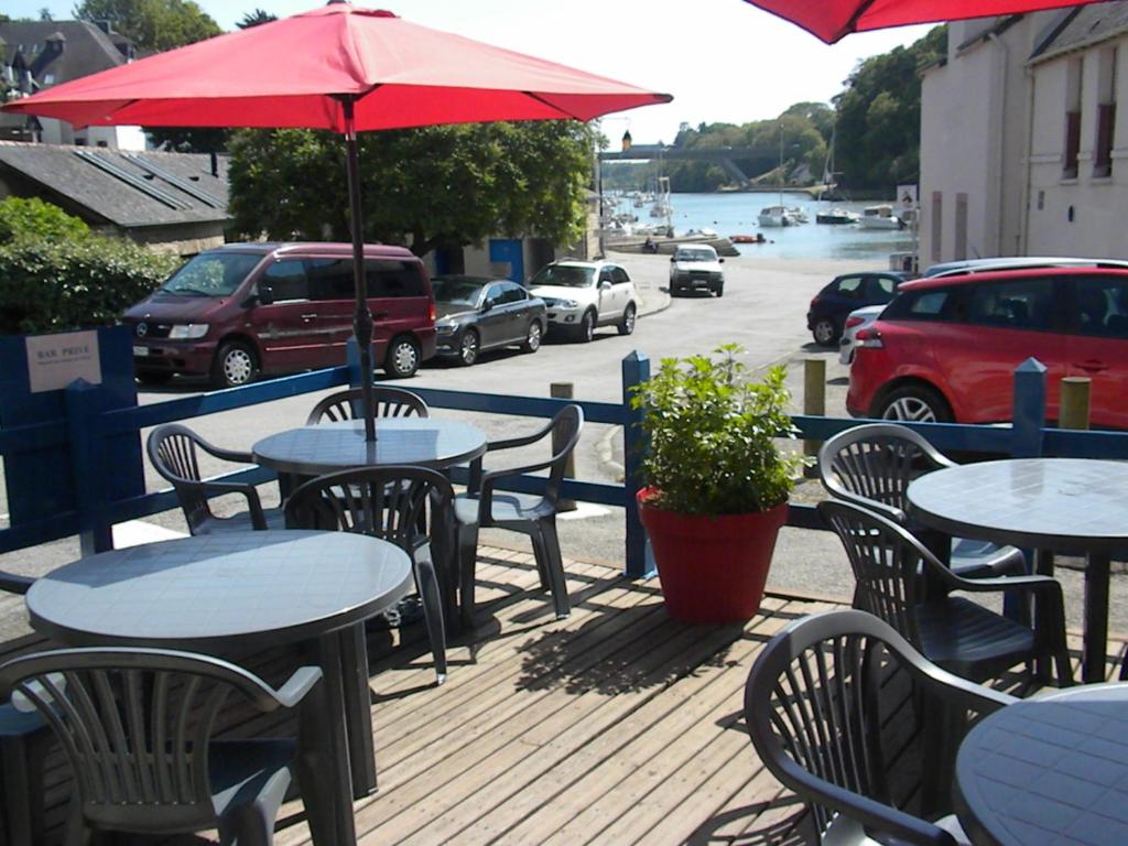 hotel le marin auray bretagne patio