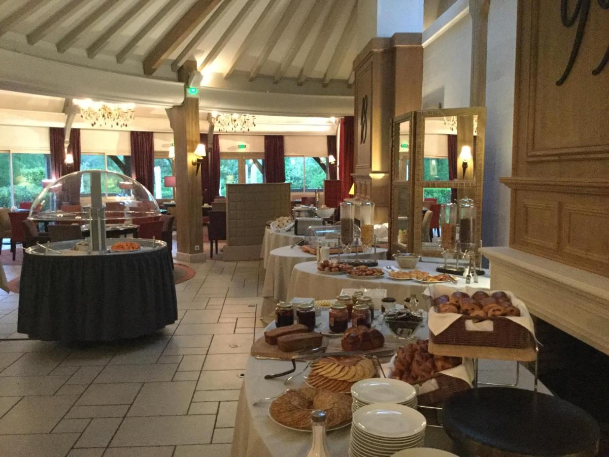 hotel les manoirs de tourgéville deauville normandie dining