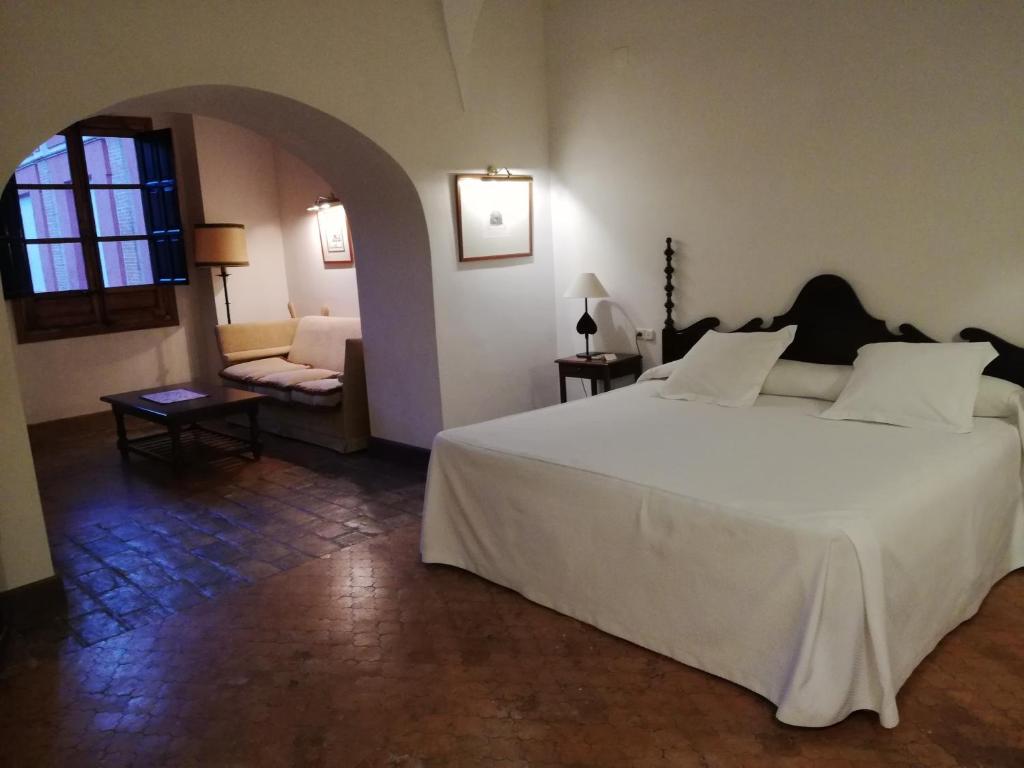 hotel monasterio de san francisco andalusien
