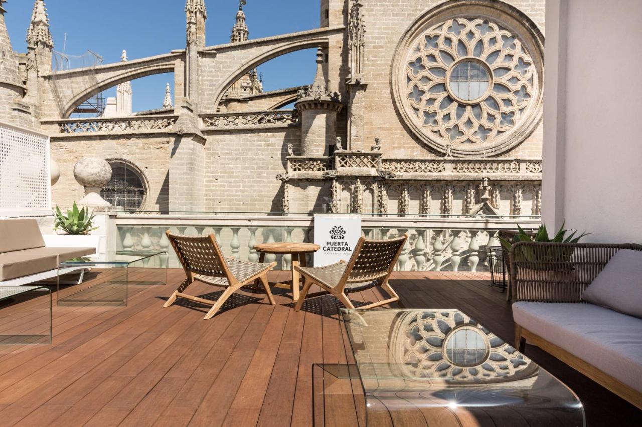 hotel puerta catedral suites sevilla patio