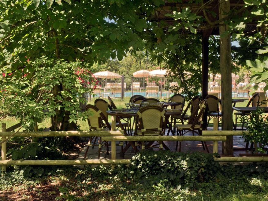 hotel restaurant le moulin de la camandoule fayence provence patio