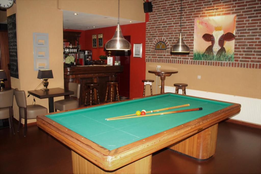hotel restaurant nieuw beusink winterswijk gelderland pool table 2