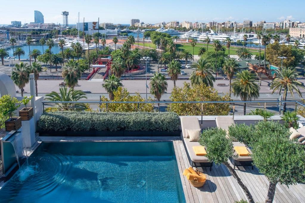 hotel serras barcelona pool