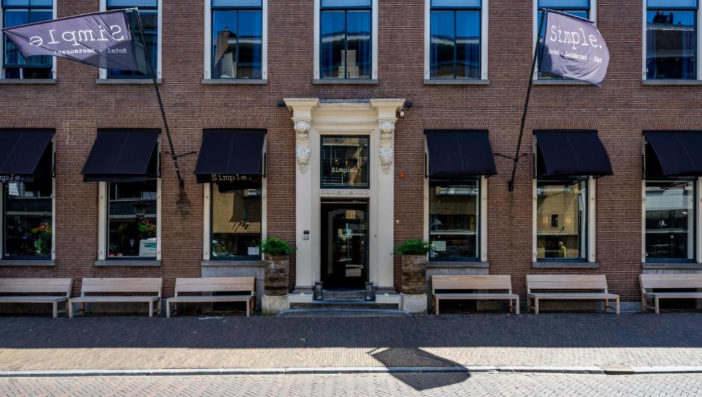 hotel simple utrecht stadt building