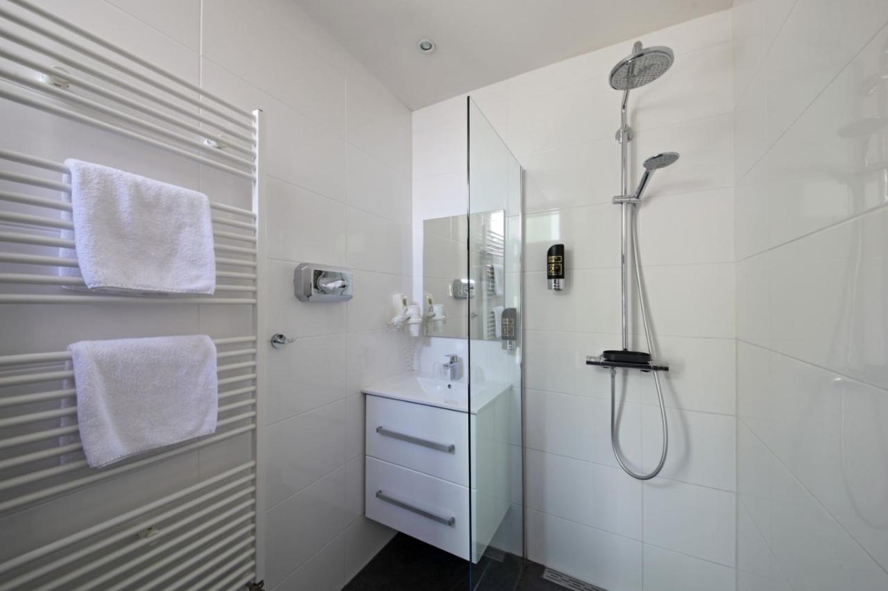 hotel sutor breda bathroom