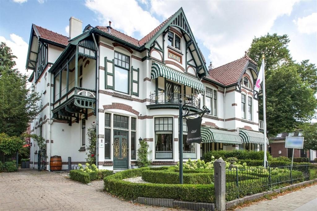 hotel villa sonnevanck apeldoorn building