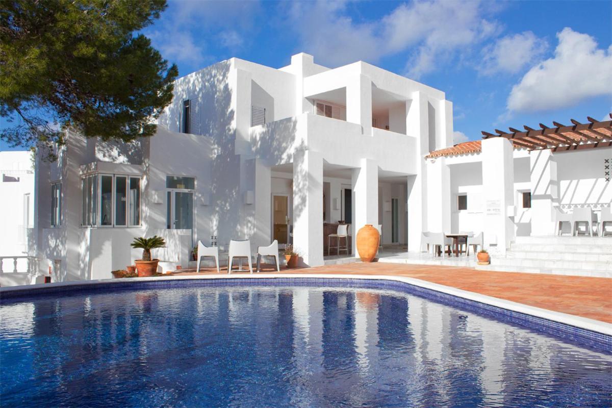 hotel village cala vadella ibiza pool