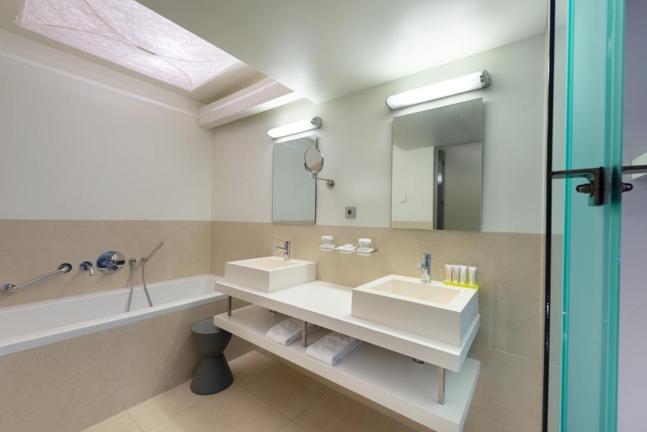 kruisheren maastricht bathroom