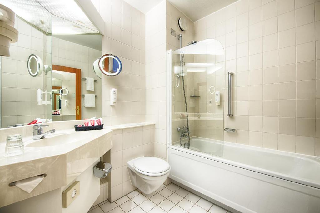 leonardo hotel aachen bathroom