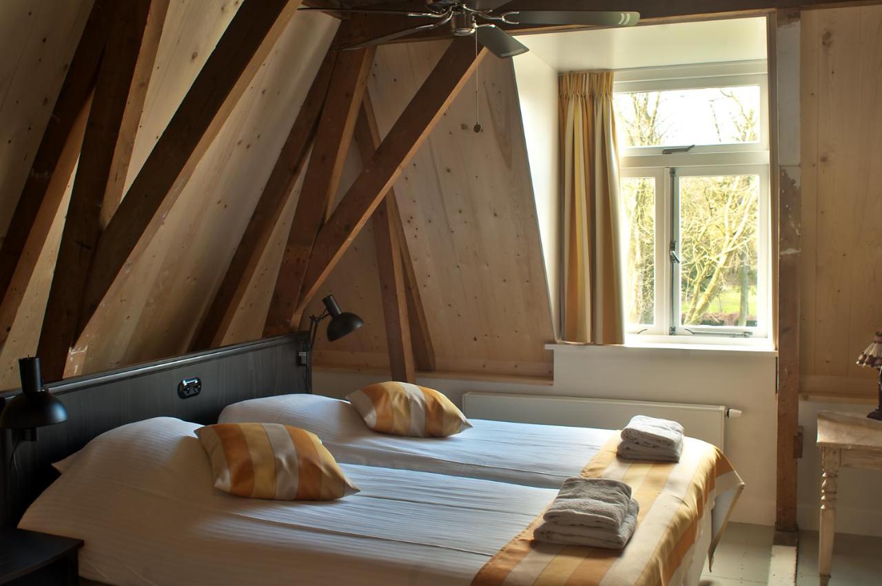 logis hotel oldeberkoop friesland bedroom2