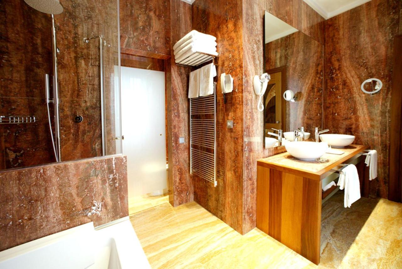 mirador de dalt vila relais chateaux ibiza town ibiza bathroom