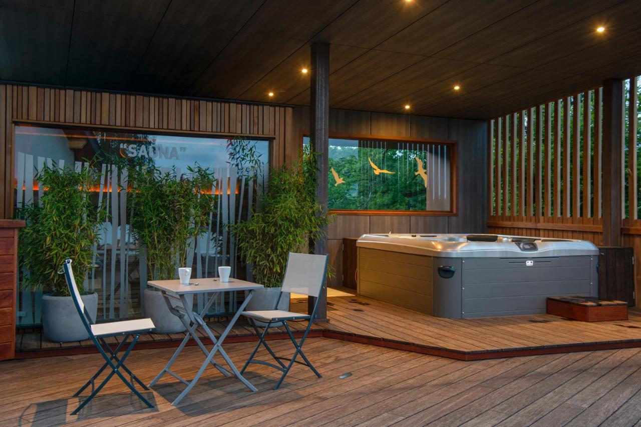 relais du silence hostellerie du peiffeschof arlon belgien 2 chairs