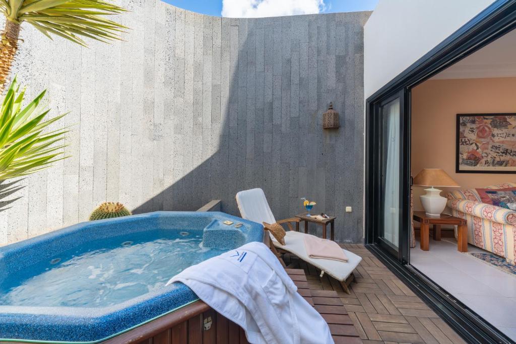 villa vik hotel boutique arrecife lanzarote jacuzzi