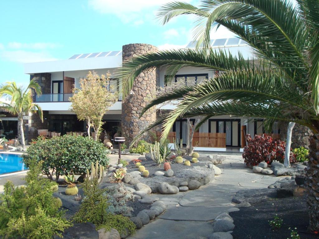 villa vik hotel boutique arrecife lanzarote building