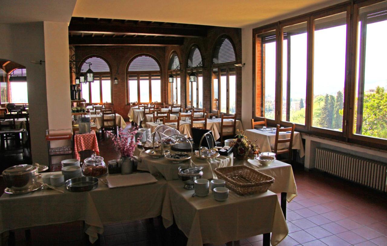 hotel la cisterna san gimignano toskana dining