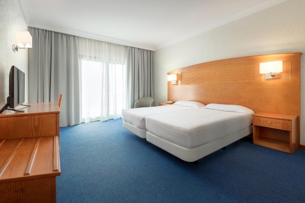 hotel lancelot arrecife lanzarote bed