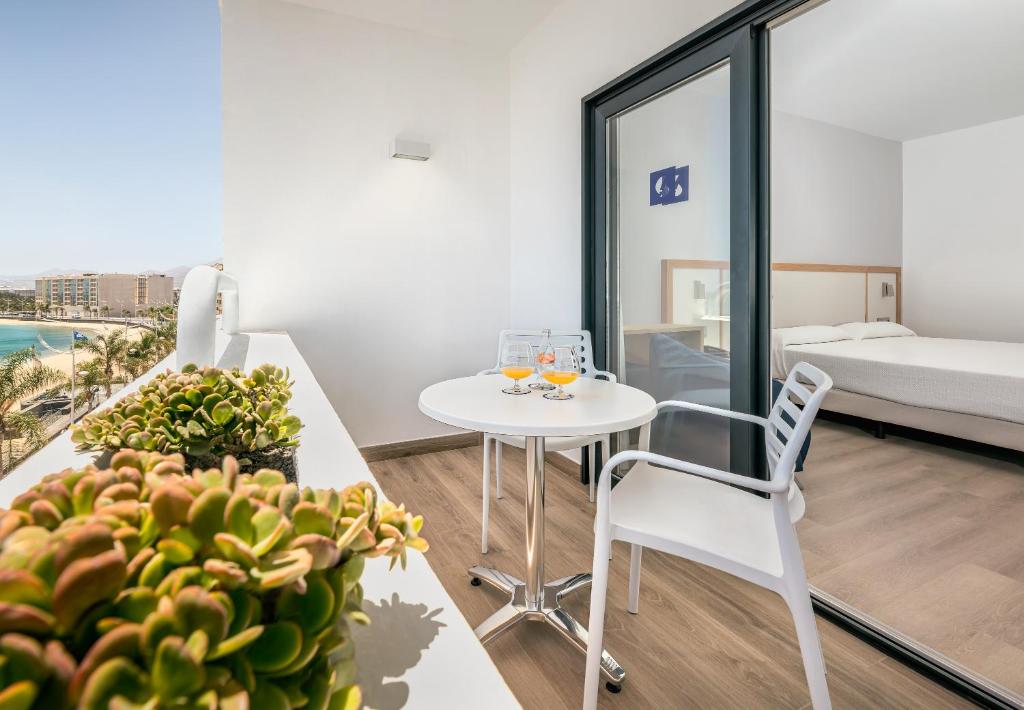 hotel lancelot arrecife lanzarote terrace