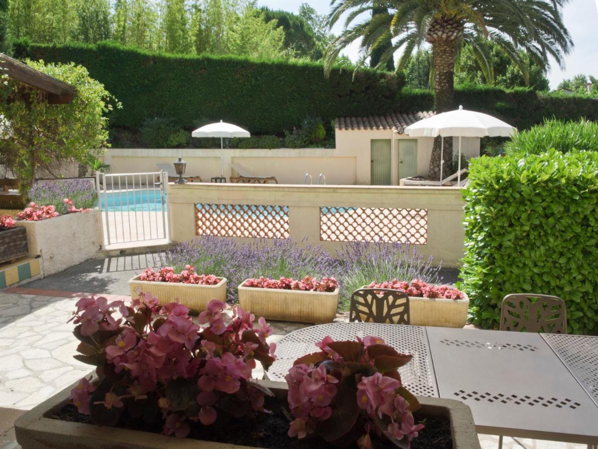 hotel les oliviers fayence provence patio