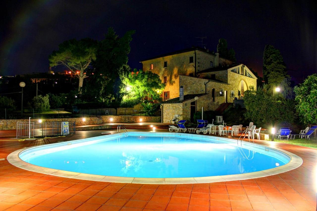 hotel residence villa rioddi volterra toskana pool