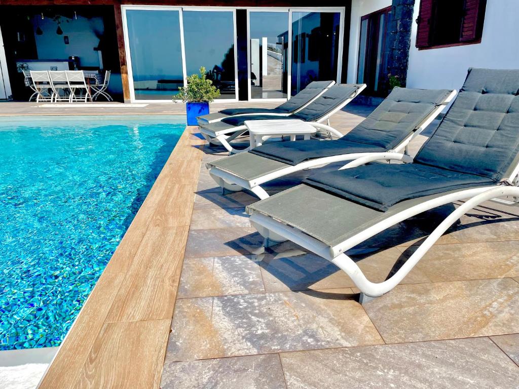 hotel villa macher piscina climatizada y bar piscina tías lanzarote seat beach