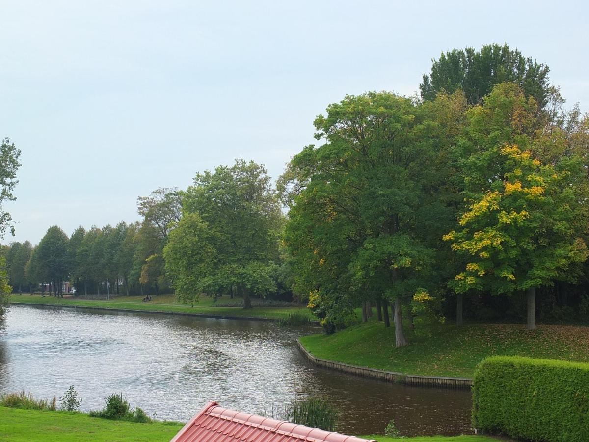 b and b ferdivedaasje dokkum friesland lake view