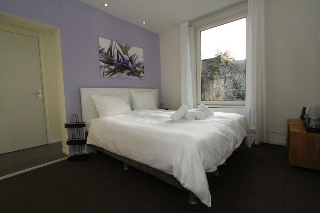 de stadswal maastricht bedroom